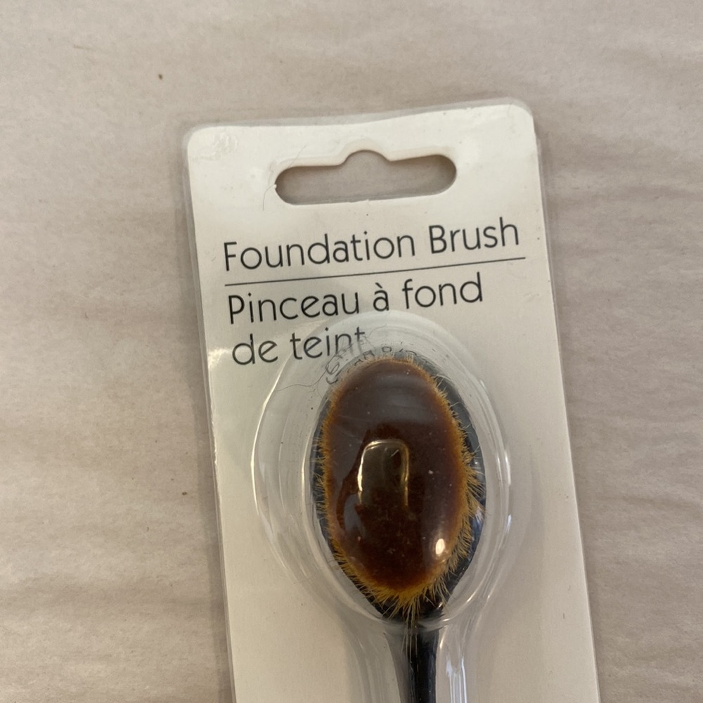 SASSY + CHICK Make Up Foundation Brush. New In Package - Picture 4 of 5